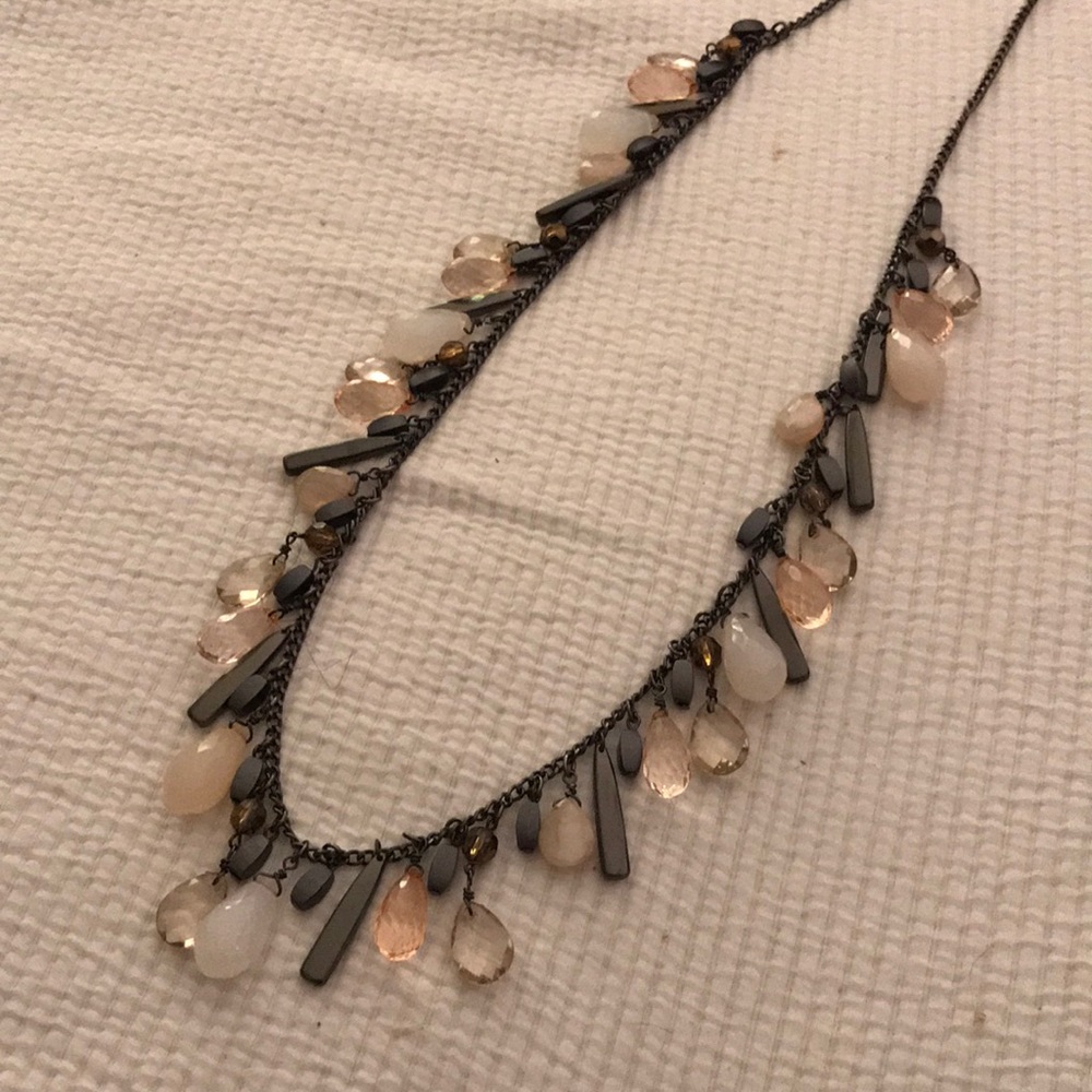 Long nude necklace